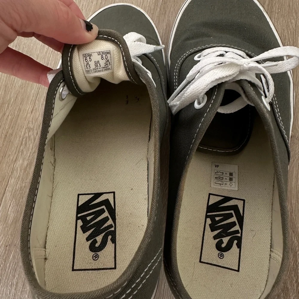 Vans Black and White Sneakers Classic Canvas Design - Picture 4 of 4